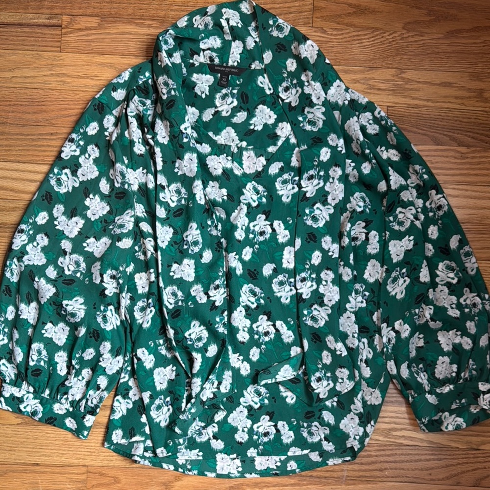 Banana Republic Emerald Green Floral Blouse
